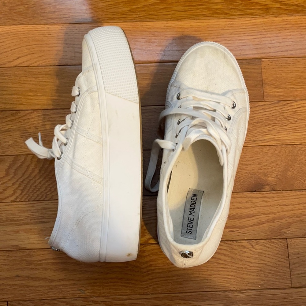 Platform sneakers